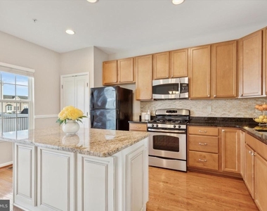 113 Raven Court - Photo Thumbnail 10