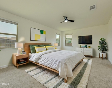 17813 Bassano Ave - Photo Thumbnail 8