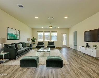 17813 Bassano Ave - Photo Thumbnail 6