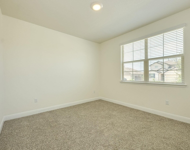 17813 Bassano Ave - Photo Thumbnail 17