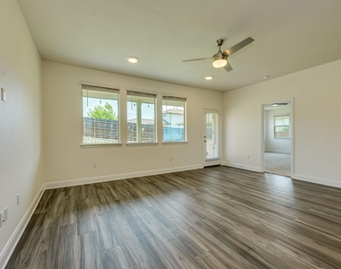 17813 Bassano Ave - Photo Thumbnail 7