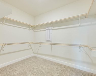 17813 Bassano Ave - Photo Thumbnail 15