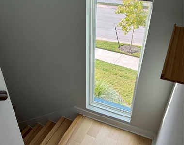 1302 Limelight Ln - Photo Thumbnail 18
