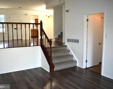 1604 Shenandoah Court - Photo Thumbnail 4