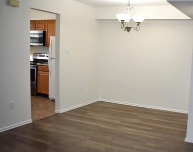 1604 Shenandoah Court - Photo Thumbnail 2