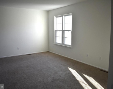 1604 Shenandoah Court - Photo Thumbnail 6