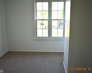 1604 Shenandoah Court - Photo Thumbnail 9
