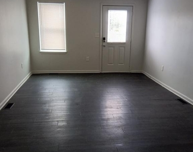 125 Bethel Street - Photo Thumbnail 4