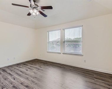 7010 Etna Way - Photo Thumbnail 7