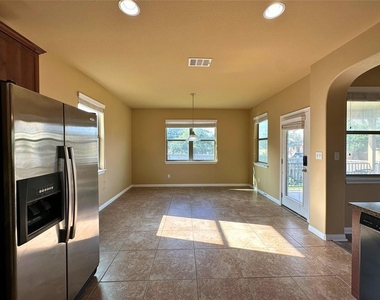 321 Braylen Cv - Photo Thumbnail 2