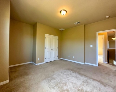 321 Braylen Cv - Photo Thumbnail 14