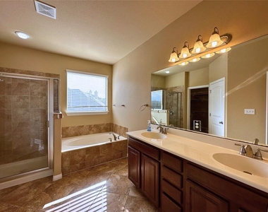 321 Braylen Cv - Photo Thumbnail 11