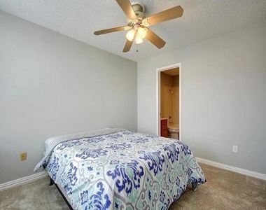 2409 Leon St - Photo Thumbnail 8