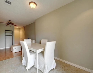 2409 Leon St - Photo Thumbnail 11