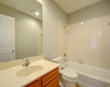 2409 Leon St - Photo Thumbnail 16