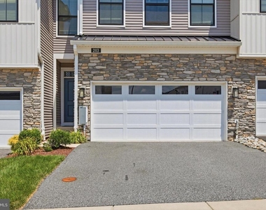 203 Segel Drive - Photo Thumbnail 1