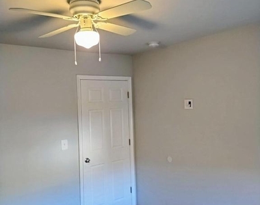 1224 Clover Lane - Photo Thumbnail 8
