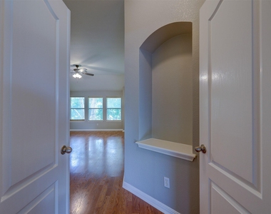1554 Homewood Cir - Photo Thumbnail 29