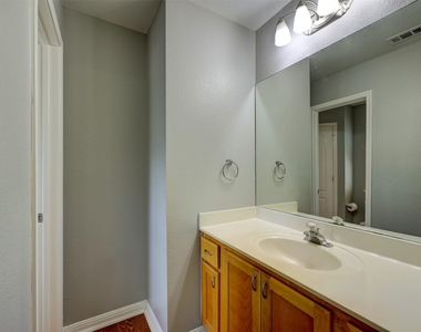 1554 Homewood Cir - Photo Thumbnail 28