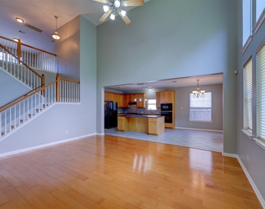 1554 Homewood Cir - Photo Thumbnail 12