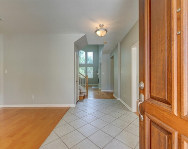 1554 Homewood Cir - Photo Thumbnail 6
