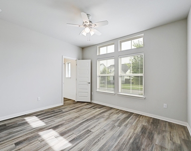 8816 Mina Dr - Photo Thumbnail 16