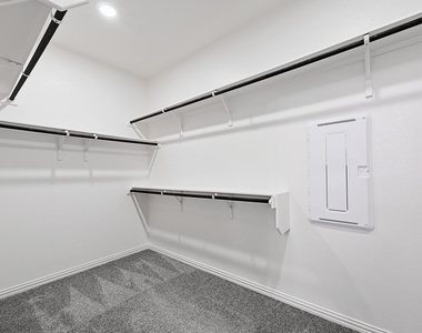 8816 Mina Dr - Photo Thumbnail 12