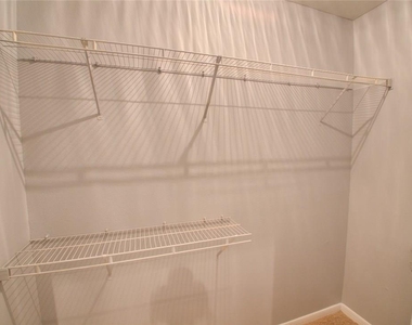 2320 Gracy Farms Ln - Photo Thumbnail 8