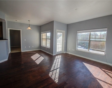 2320 Gracy Farms Ln - Photo Thumbnail 2