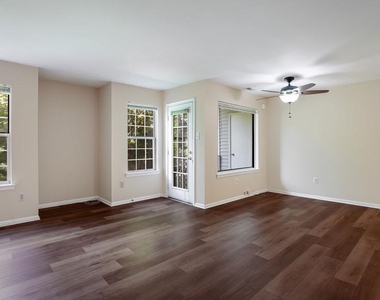 907 Diamond Drive - Photo Thumbnail 4