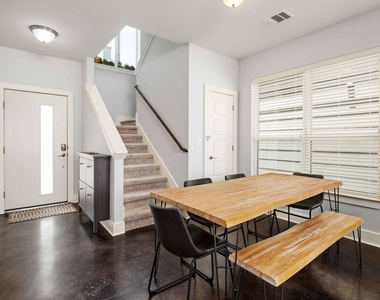 2813 Stock Dr - Photo Thumbnail 7