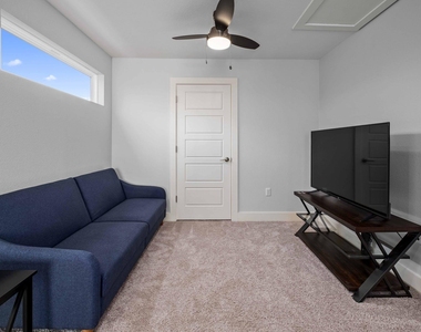 2813 Stock Dr - Photo Thumbnail 8