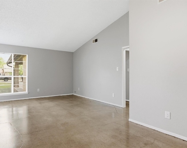 113 Meteor Dr - Photo Thumbnail 6