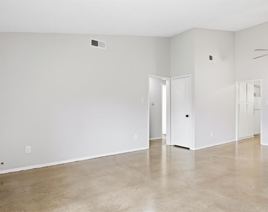 113 Meteor Dr - Photo Thumbnail 3