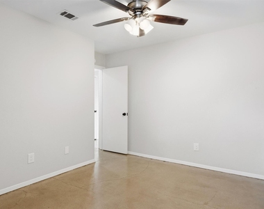 113 Meteor Dr - Photo Thumbnail 12