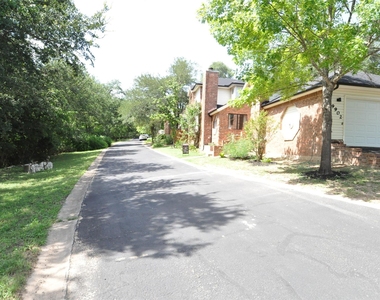 9902 Talleyran Dr - Photo Thumbnail 30