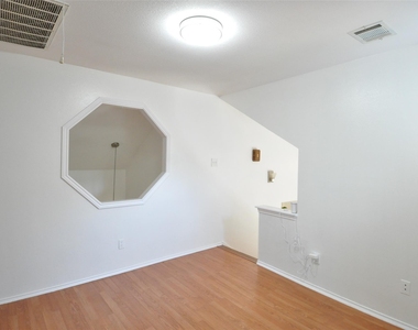 9902 Talleyran Dr - Photo Thumbnail 17