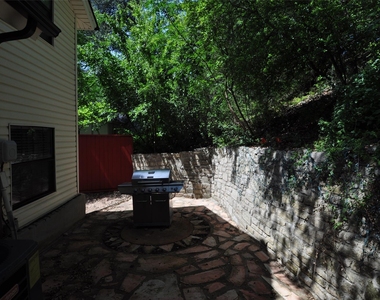 9902 Talleyran Dr - Photo Thumbnail 21