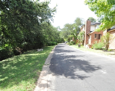 9902 Talleyran Dr - Photo Thumbnail 31
