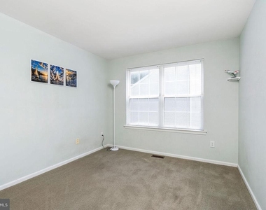 412 Denow Road - Photo Thumbnail 19