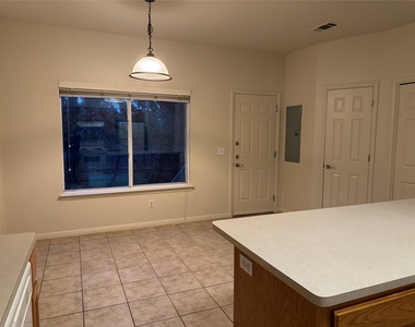 9 Deerfield Dr - Photo Thumbnail 4