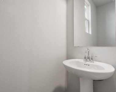 2209 Grenache Dr - Photo Thumbnail 17