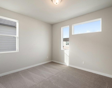 2209 Grenache Dr - Photo Thumbnail 15