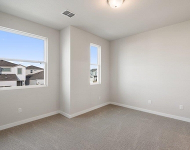 2209 Grenache Dr - Photo Thumbnail 14