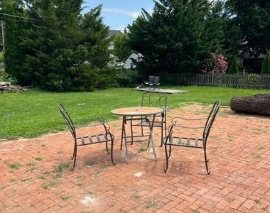 437a Poplar Avenue - Photo Thumbnail 5