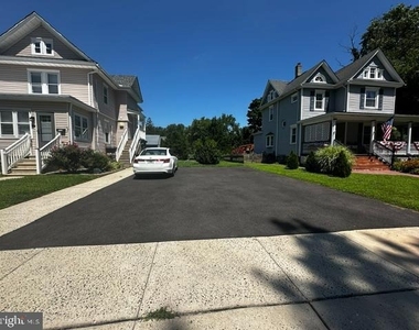 437a Poplar Avenue - Photo Thumbnail 13