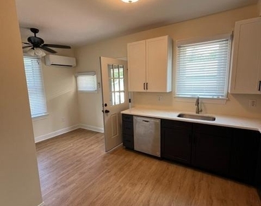 437a Poplar Avenue - Photo Thumbnail 8