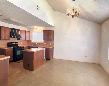 2816 Norfolk Dr - Photo Thumbnail 5