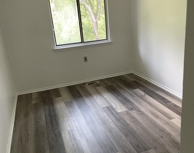 908 Timber Creek Road - Photo Thumbnail 5