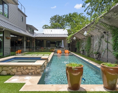 1175 San Bernard St - Photo Thumbnail 24